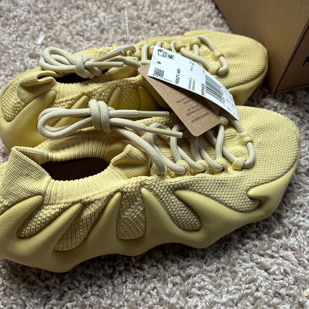 Yeezy 450 never worn